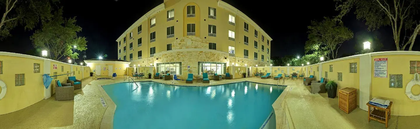 Holiday Inn Express & Suites Houston Northwest-Brookhollow by IHG OUTDOOR_POOL
