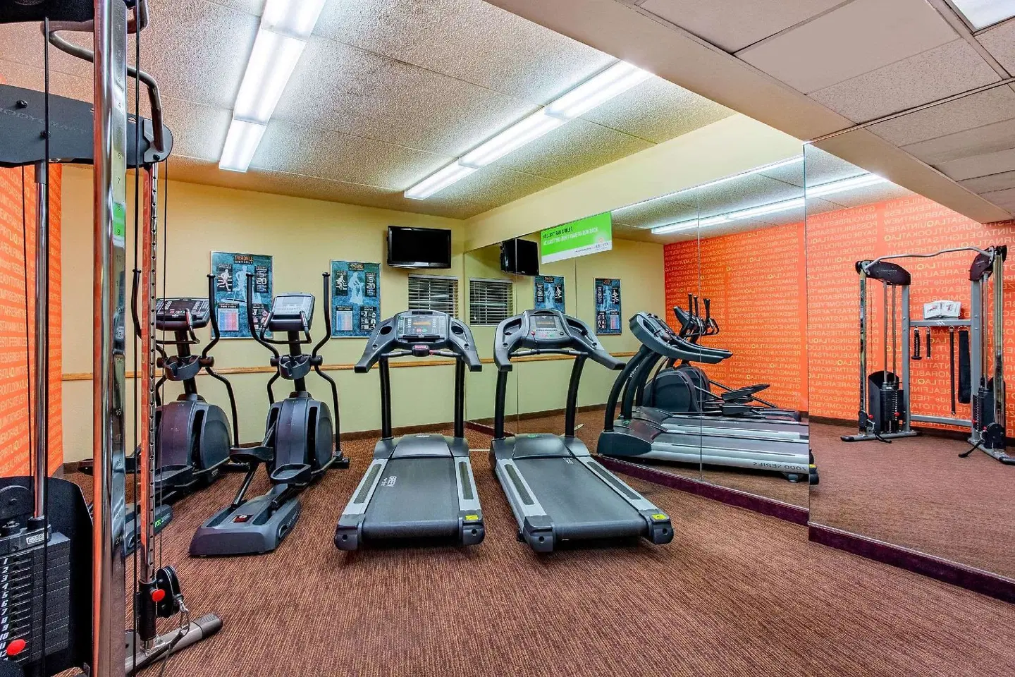 La Quinta Inn & Suites by Wyndham Raleigh Crabtree SPORTS_AND_LEISURE