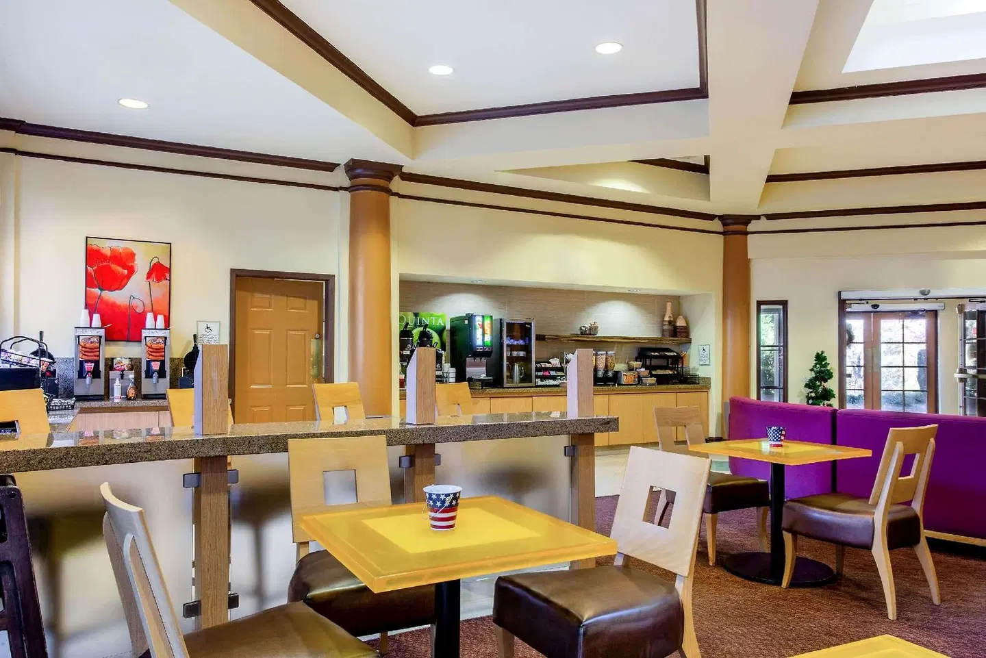 La Quinta Inn & Suites by Wyndham Raleigh Crabtree Bar