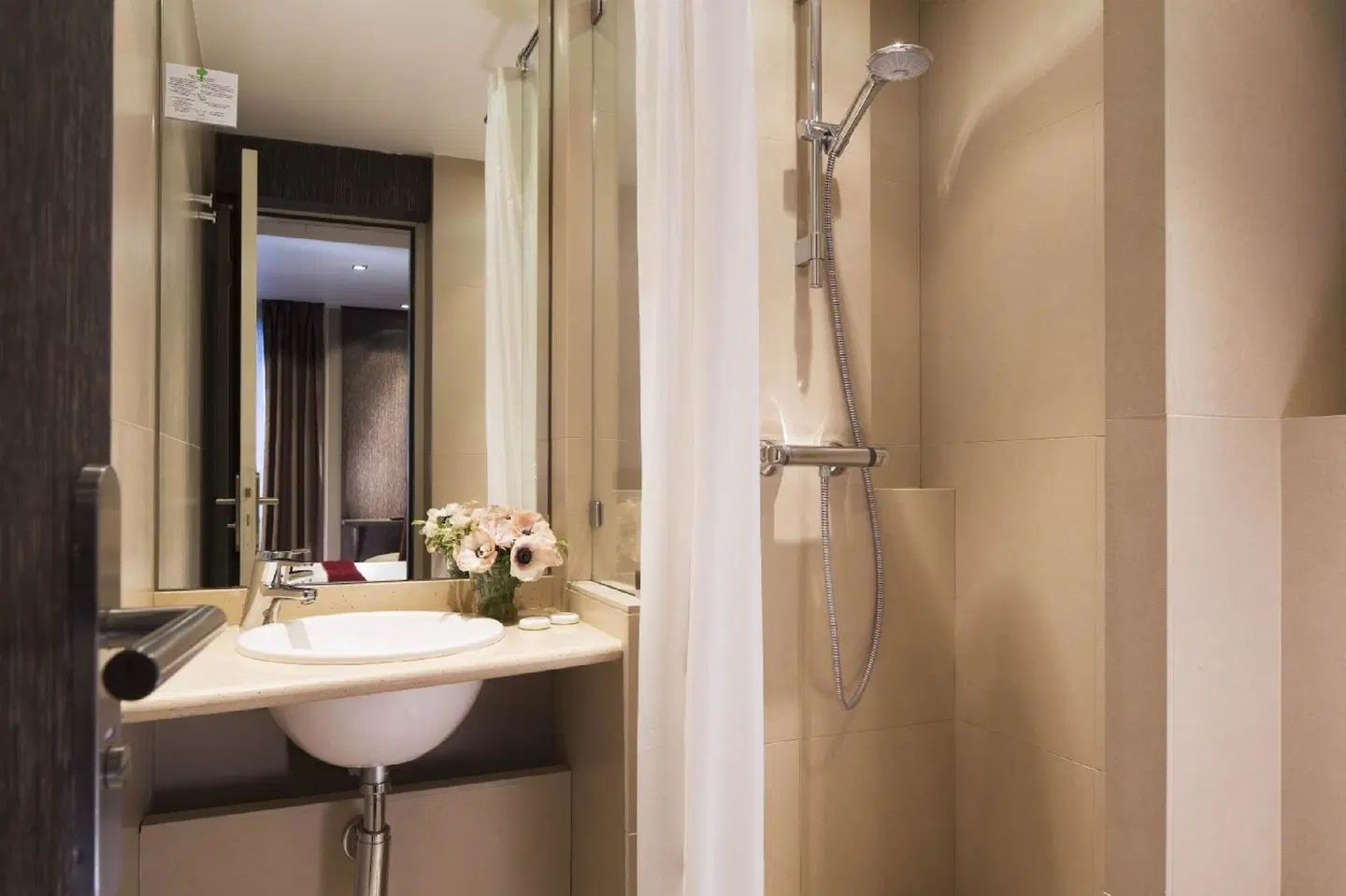 Central Hotel Paris Badezimmer