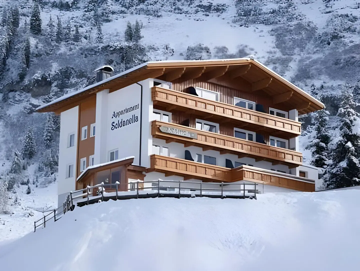 Soldanella EXTERIOR