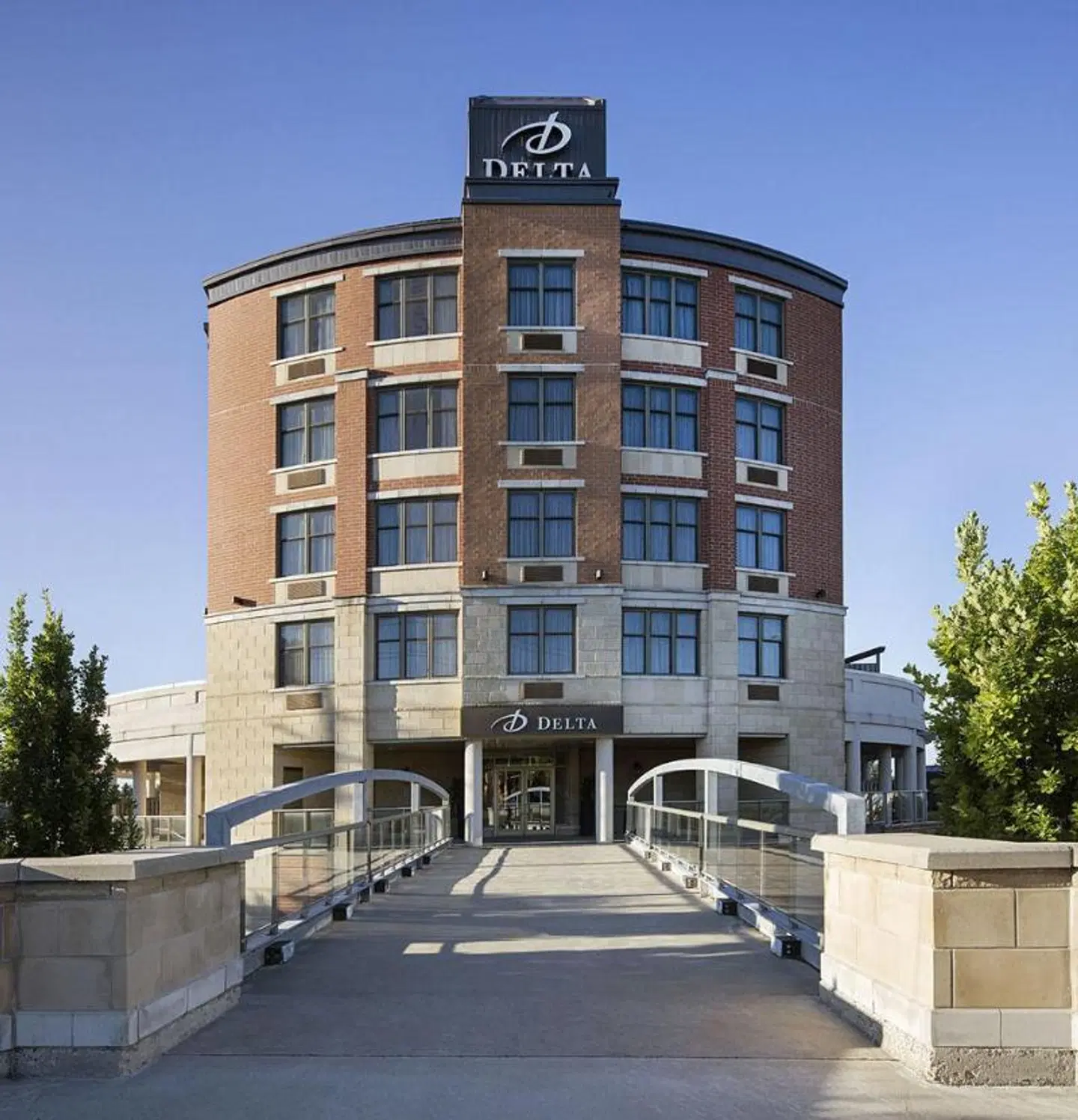Delta Hotels by Marriott Guelph Conference Centre EXTERIOR