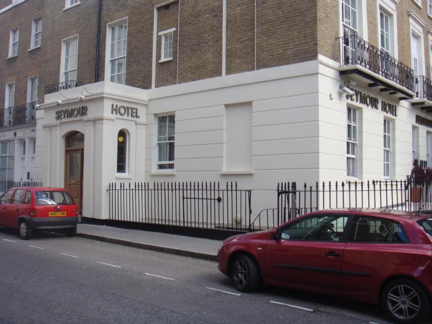 Seymour Hotel EXTERIOR