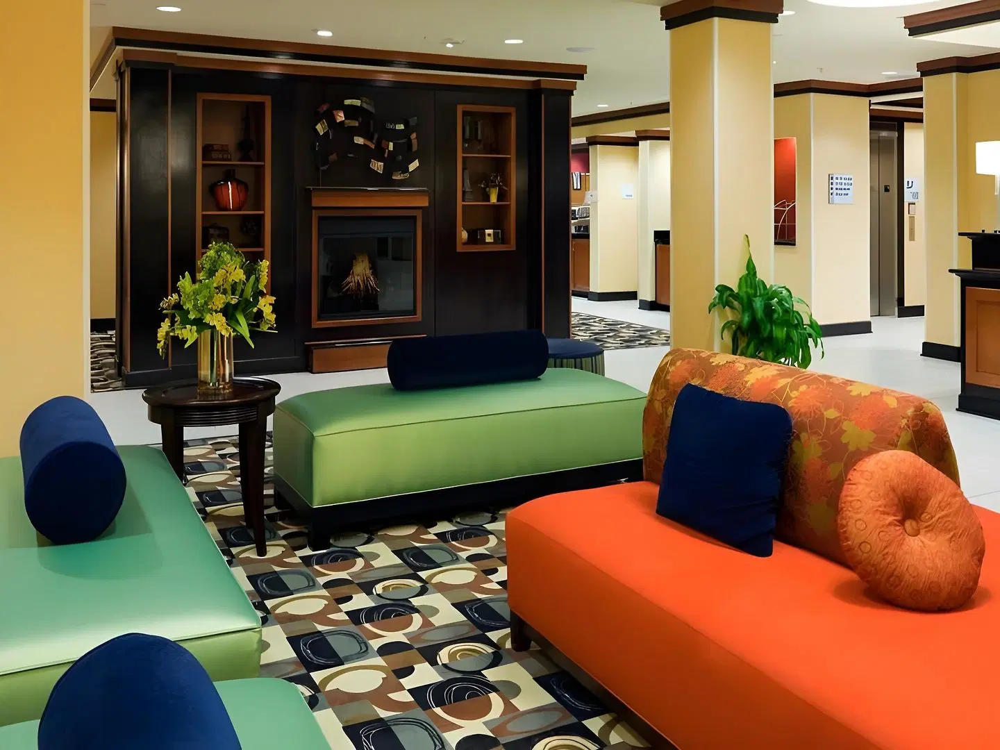 Holiday Inn Express & Suites Charlotte North by IHG LOUNGE_LOBBY