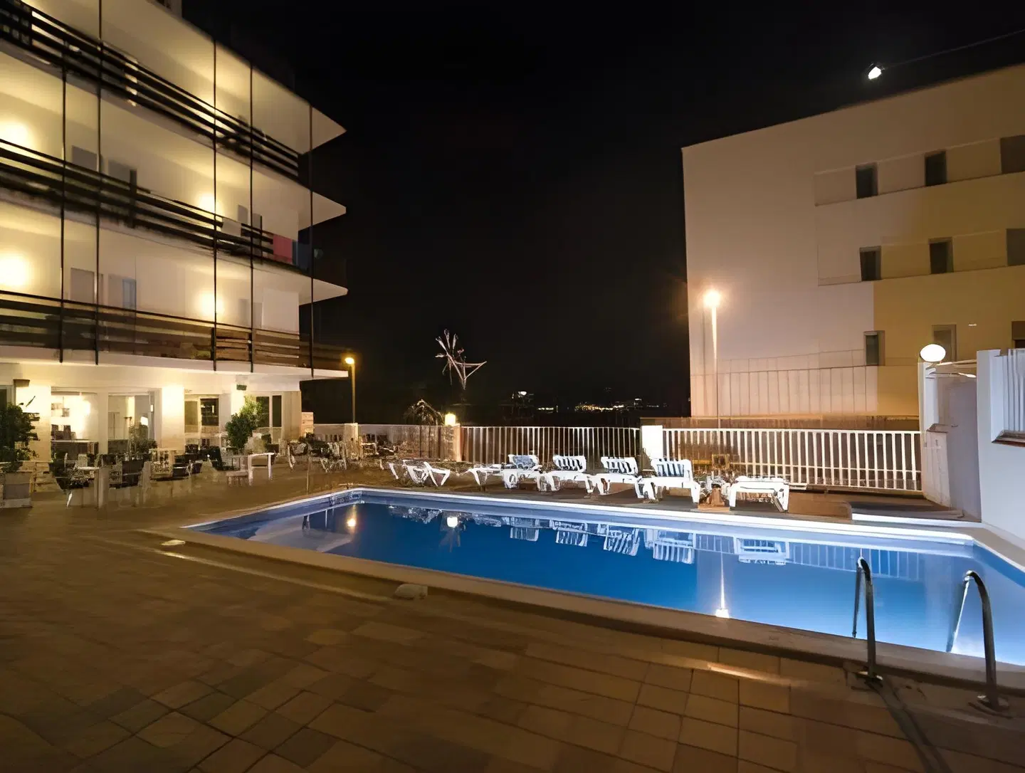 Es Mitjorn OUTDOOR_POOL
