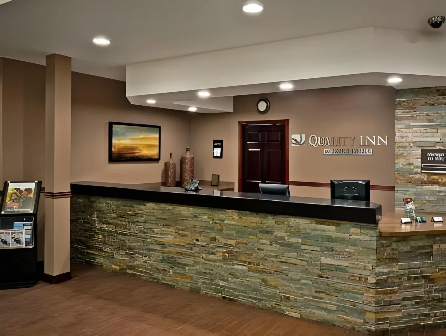 Quality Inn & Suites Winkler LOUNGE_LOBBY