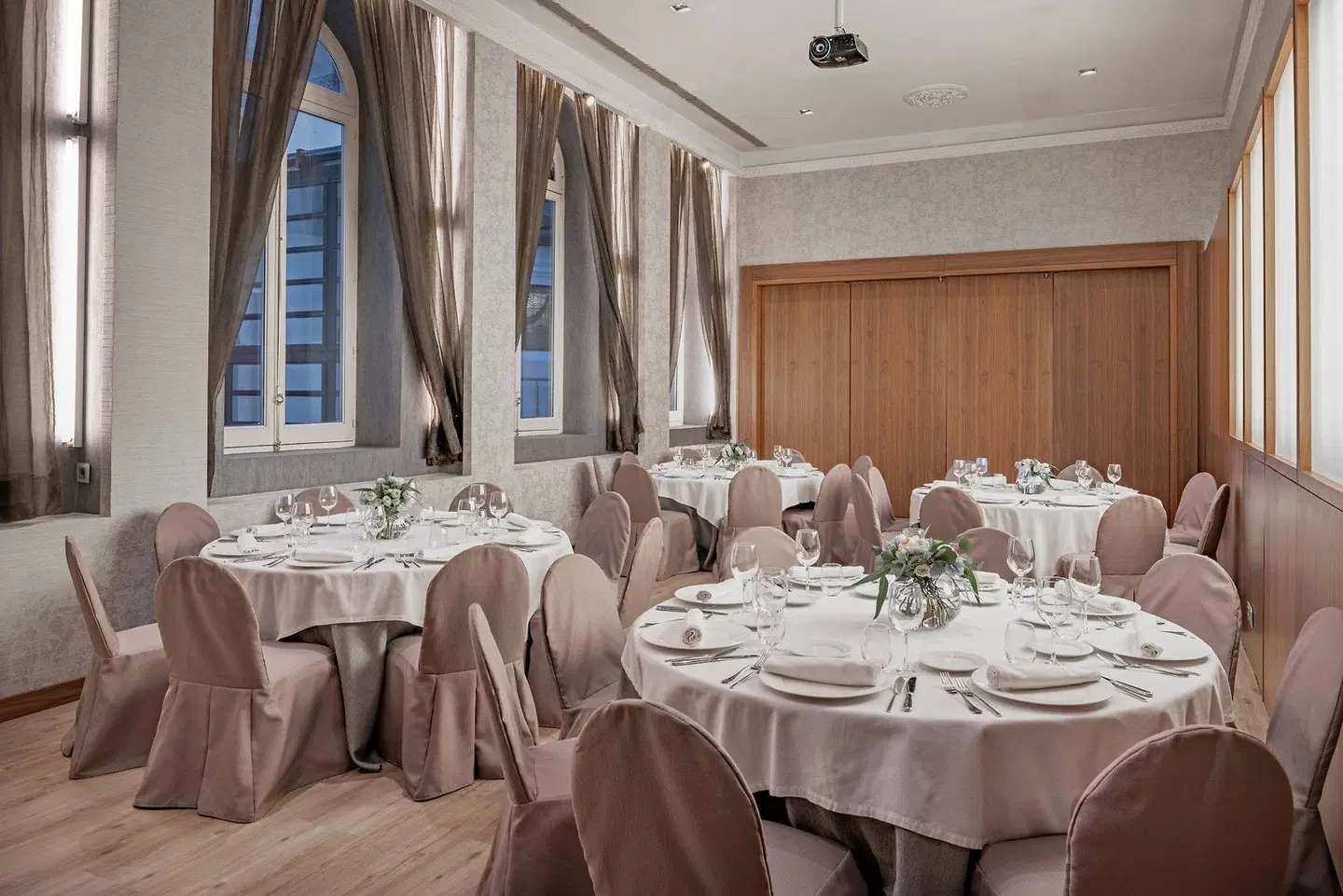 Hotel Palacio Del Retiro, Autograph Collection Restaurant
