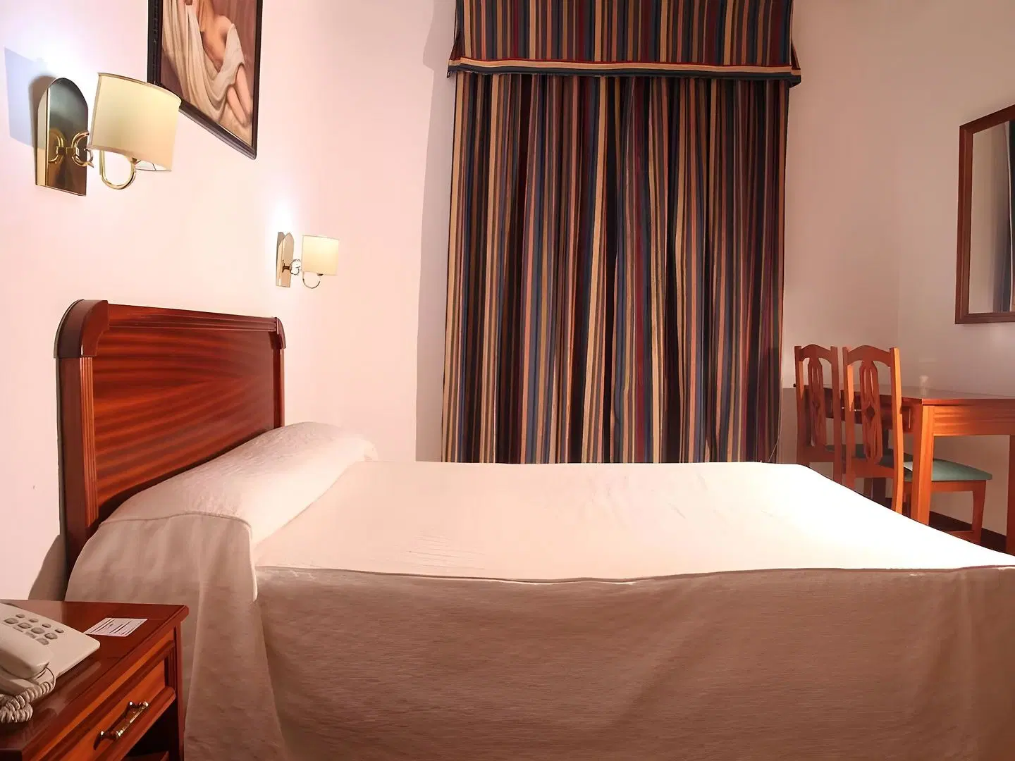 Alojamiento Carrera ROOM_EXAMPLE
