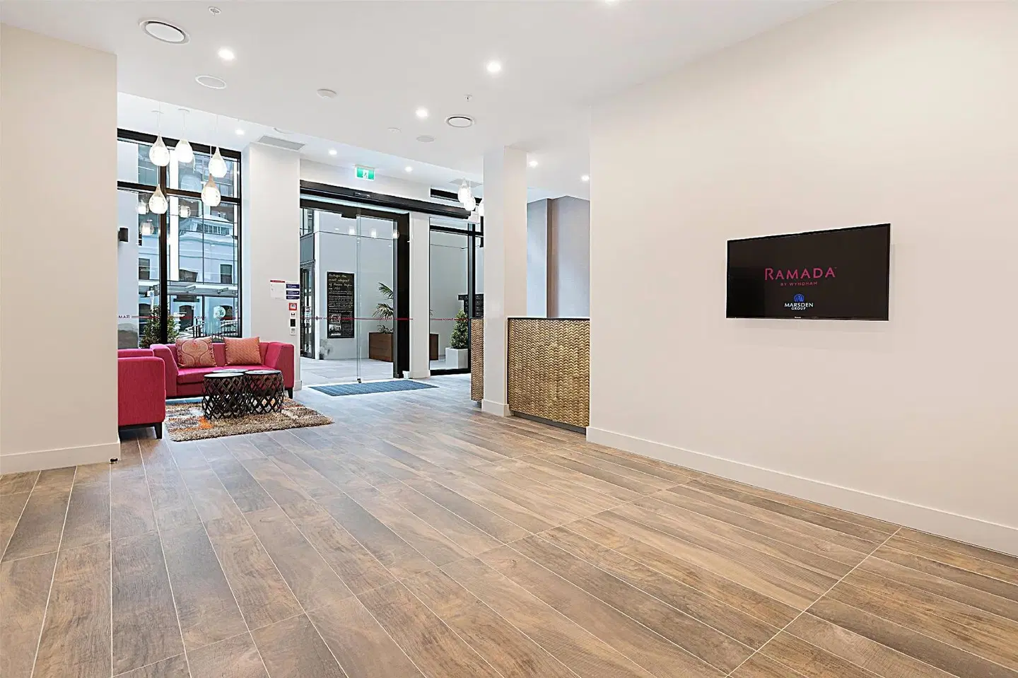 Ramada Suites By Wyndham Victoria Street West LOUNGE_LOBBY