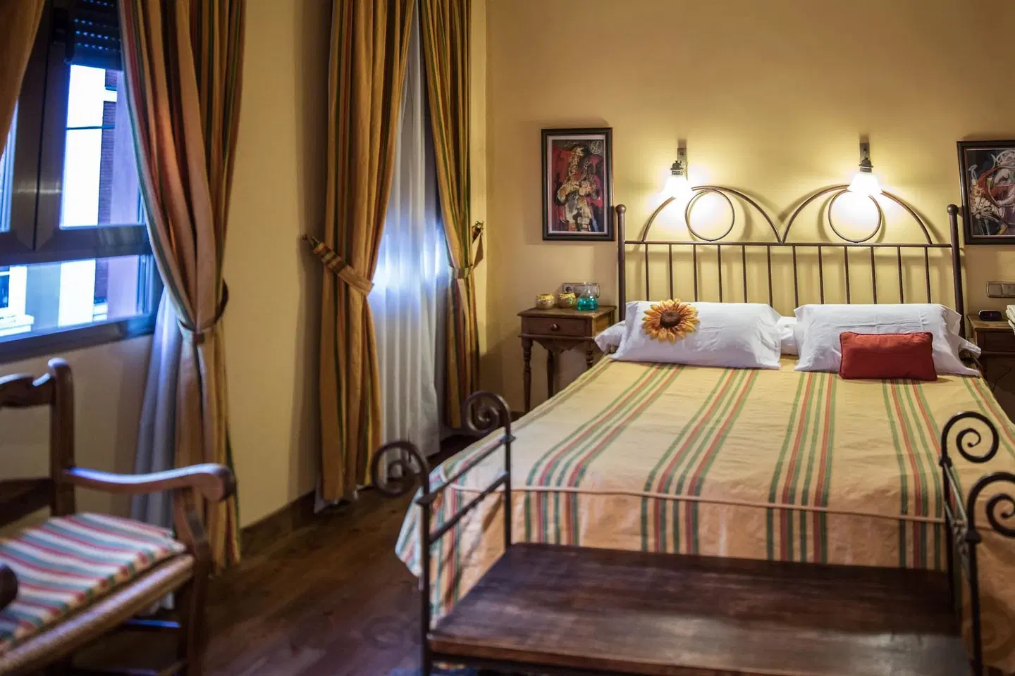 Hostal Paris ROOM_EXAMPLE