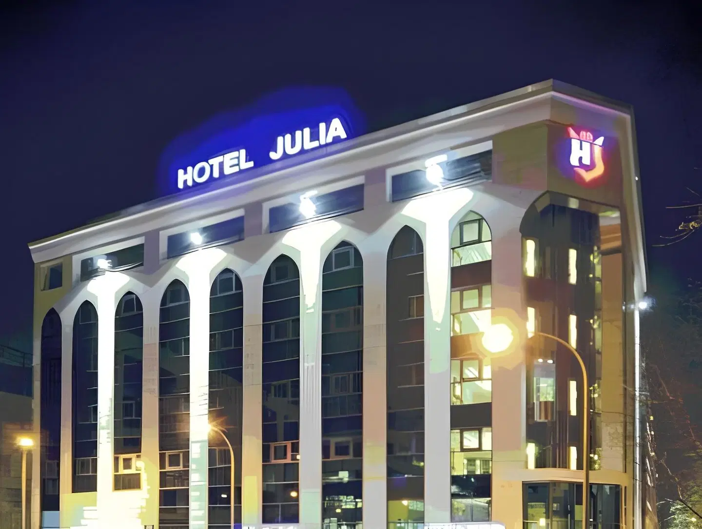 Julia EXTERIOR