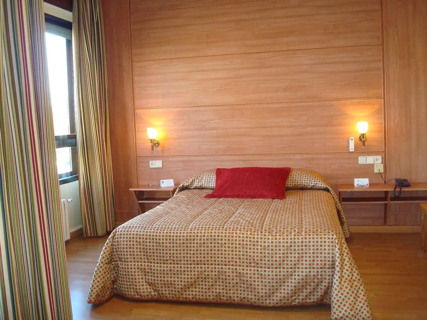 Castilla ROOM_EXAMPLE