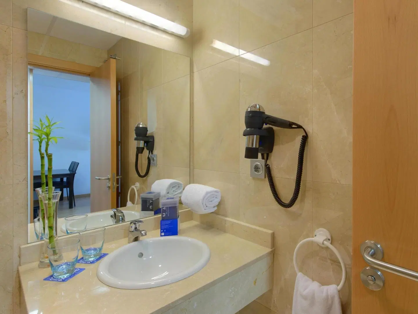 Madrid Airport Suites Affiliated by Meliá Badezimmer