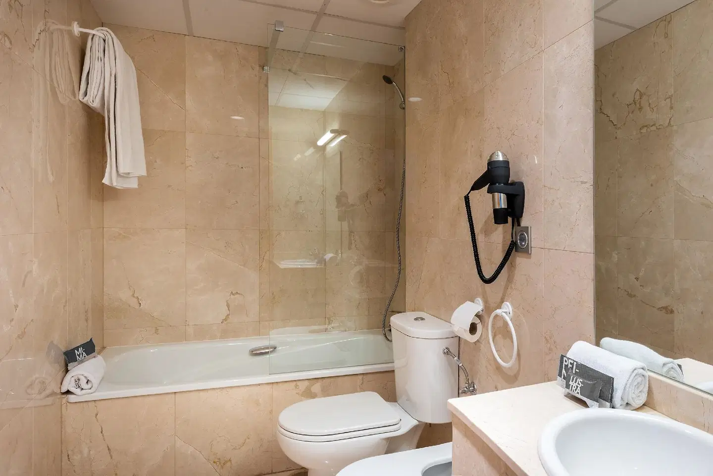 Madrid Airport Suites Affiliated by Meliá Badezimmer
