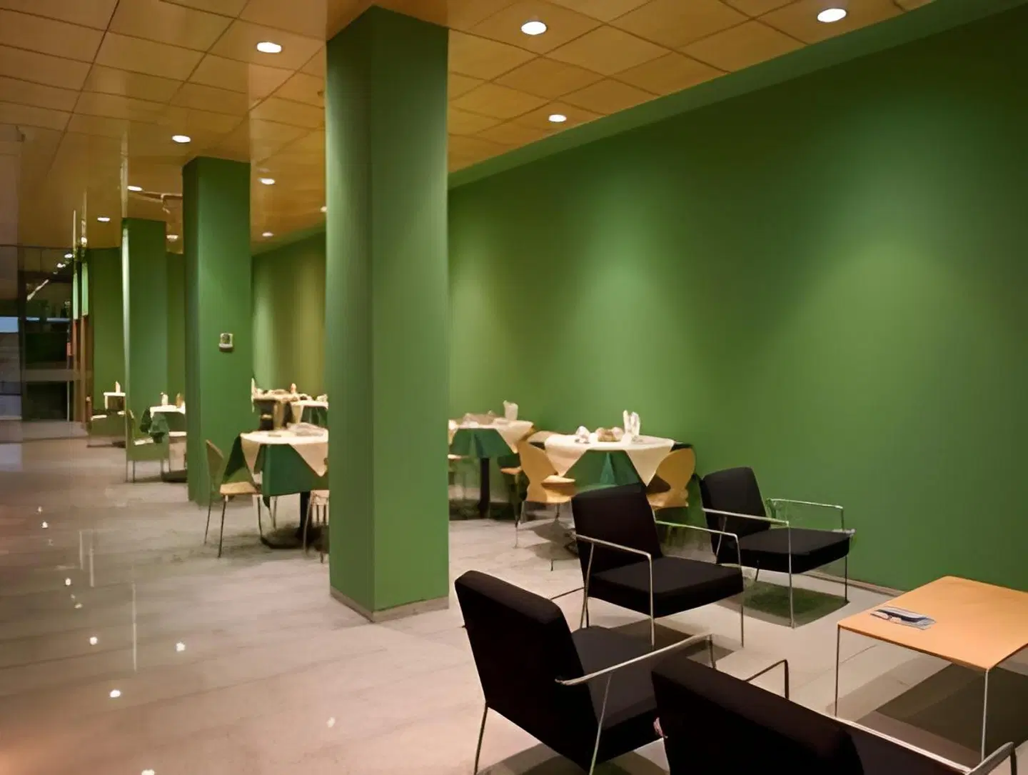 room Select Bilbao Bar
