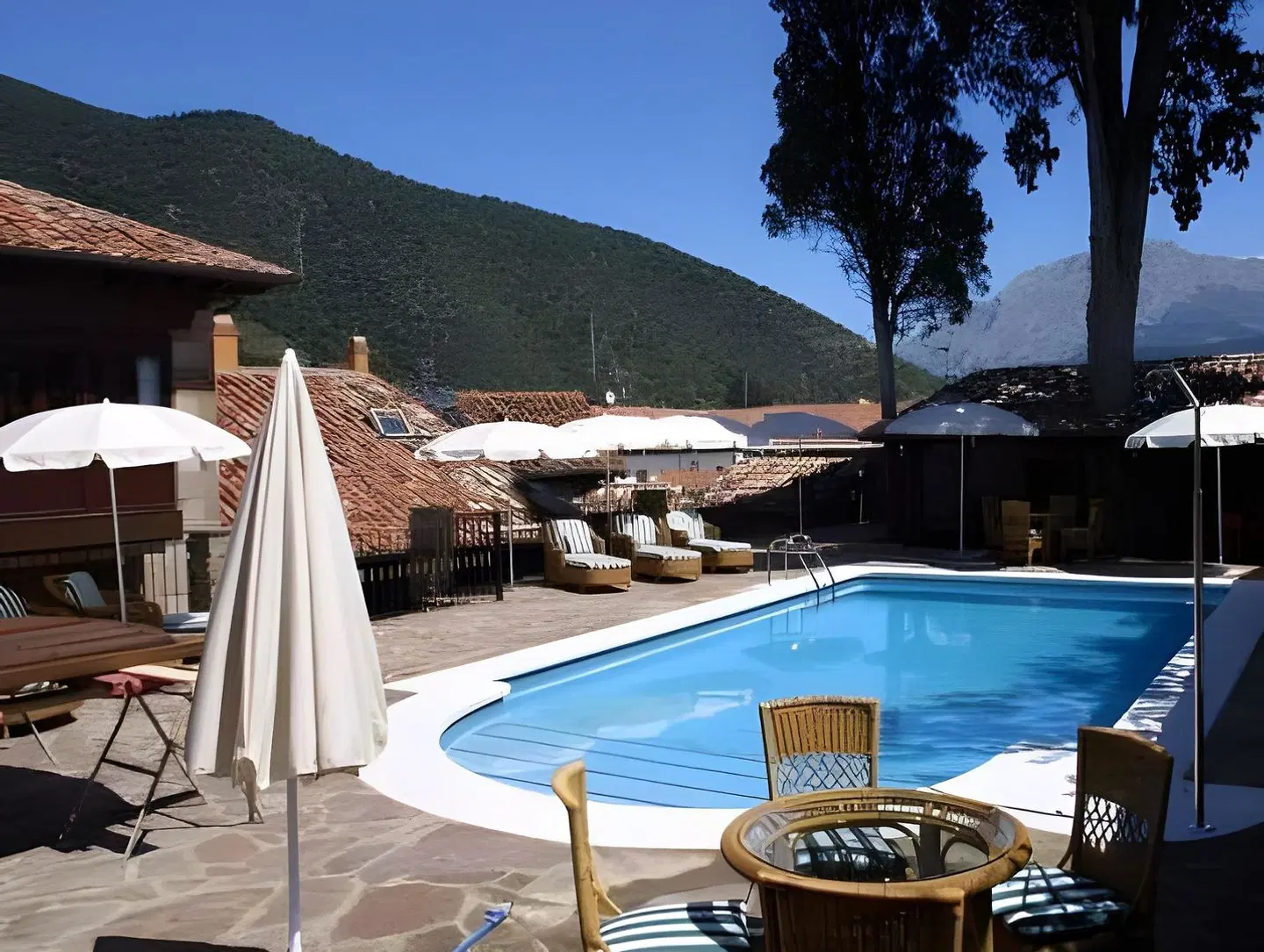 Apartamentos Villa de Potes OUTDOOR_POOL