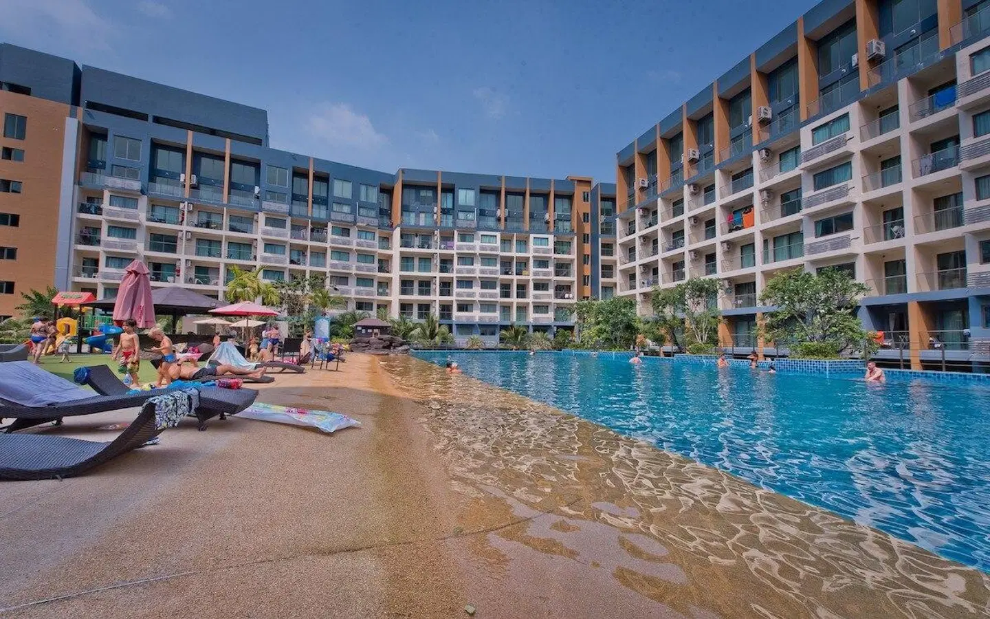 Laguna Beach Resort 2 OUTDOOR_POOL