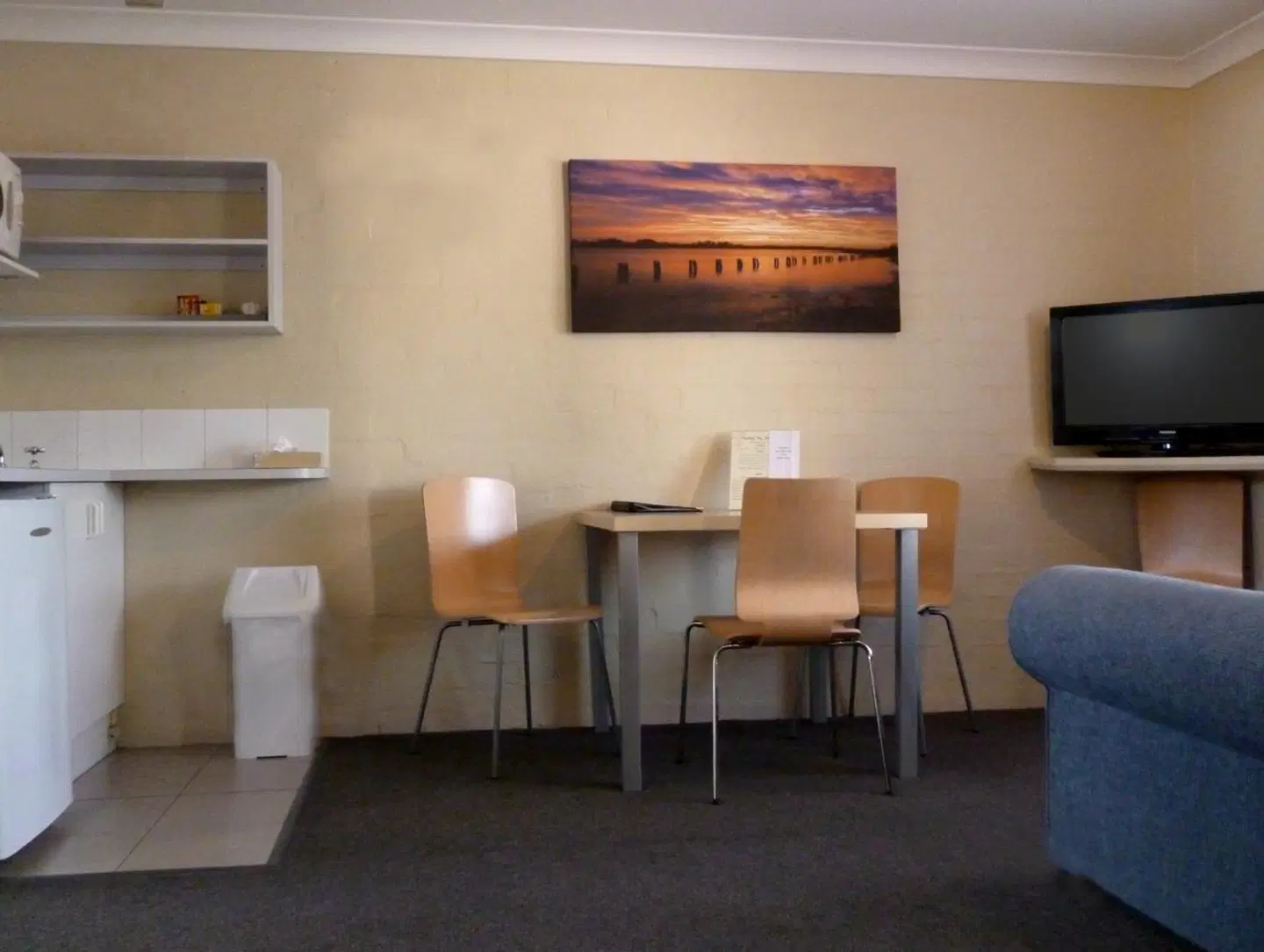 The Balan Village Motel ROOM_EXAMPLE