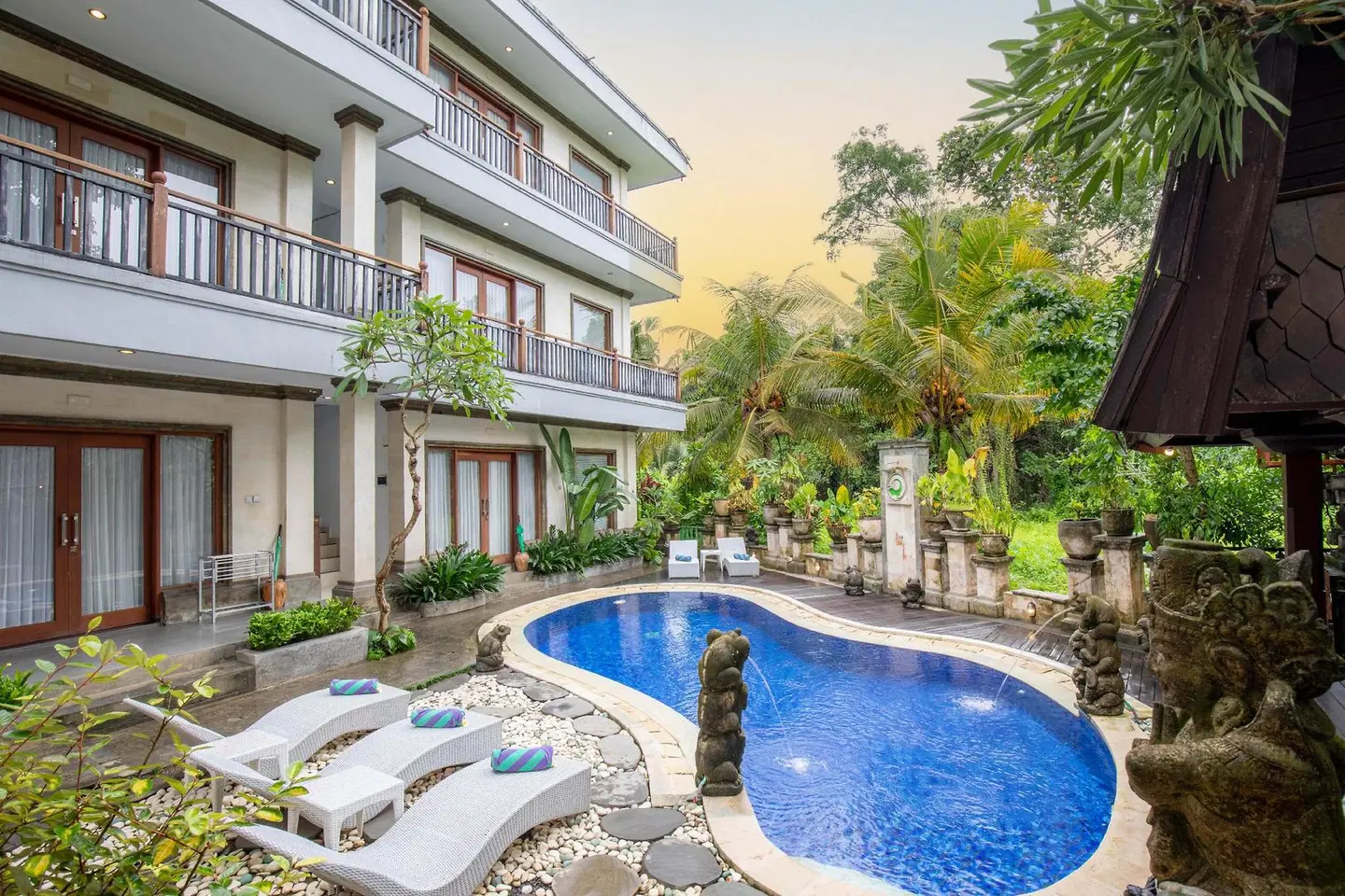 Amoya Inn OUTDOOR_POOL