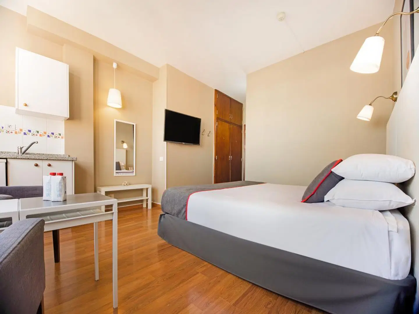 Aparthotel Miami ROOM_EXAMPLE