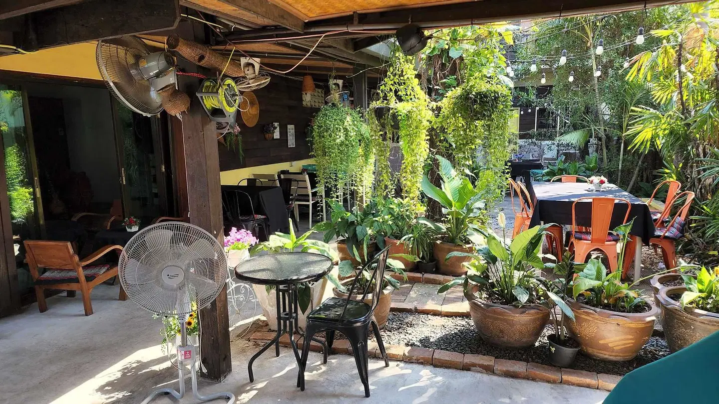 The Outside Inn TERRACE