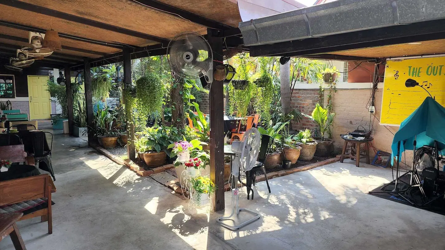 The Outside Inn Terrasse
