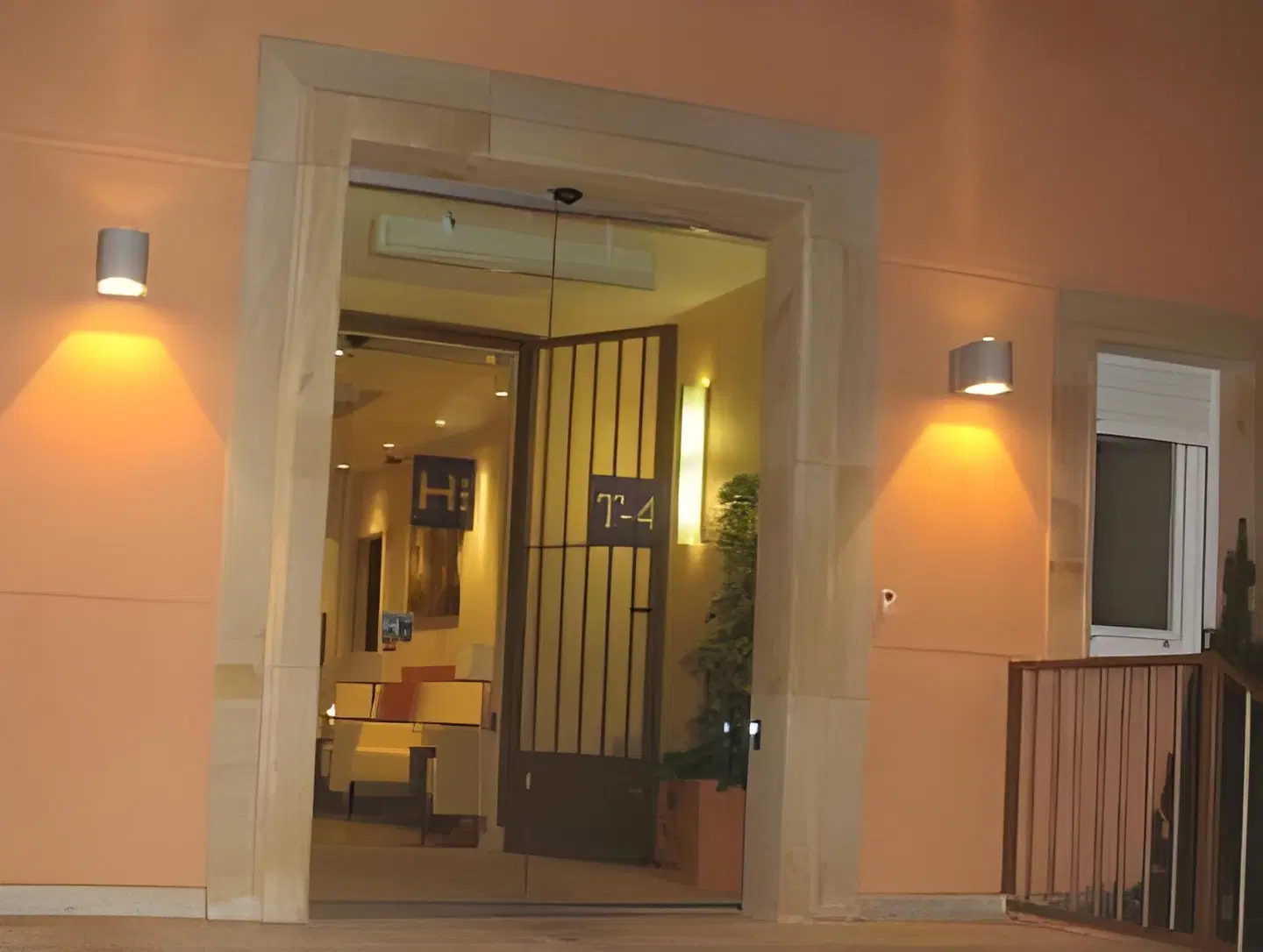 Hostal T4 LOUNGE_LOBBY