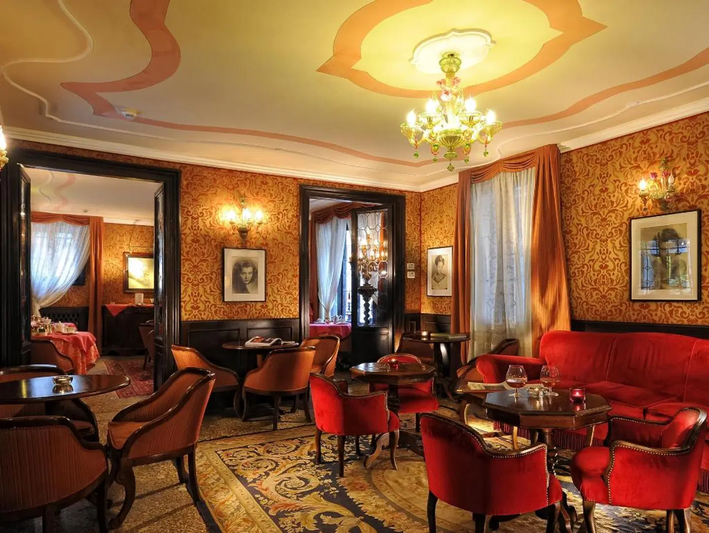 Flora LOUNGE_LOBBY