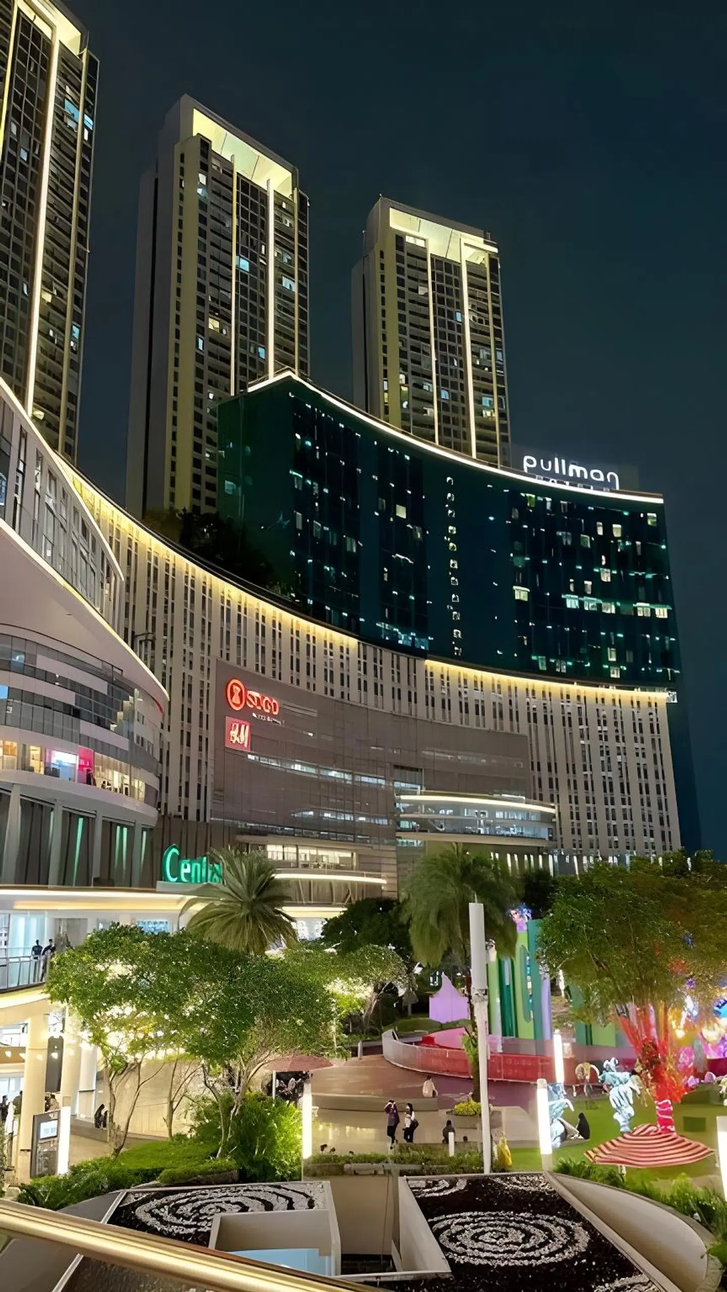 Mega Anggrek EXTERIOR
