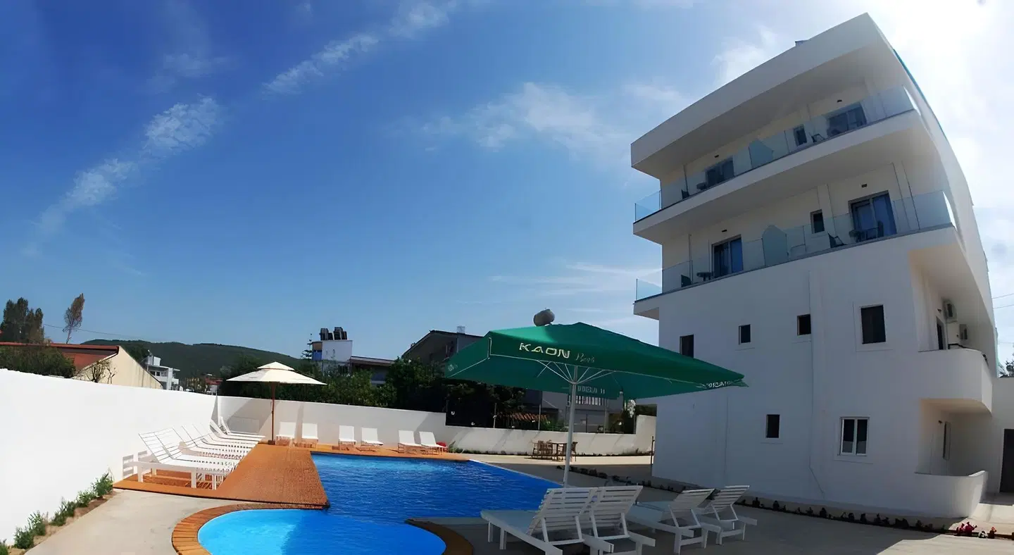 Kuburi Hotel OUTDOOR_POOL
