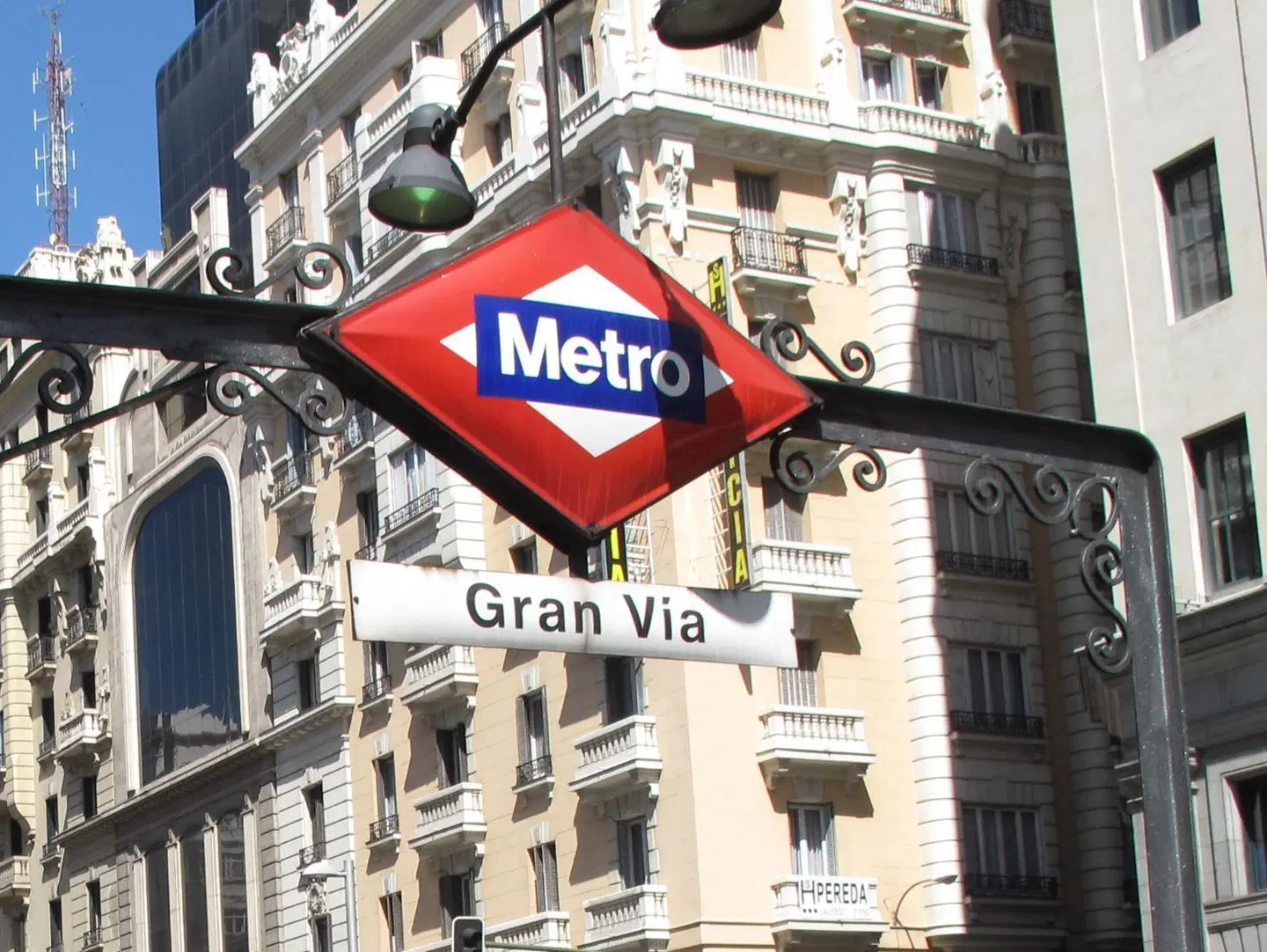 Hostal Gran Via 44 EXTERIOR
