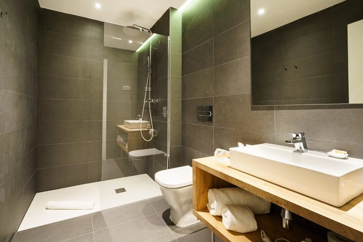The Walt Madrid (ex Hostal Laris) Badezimmer