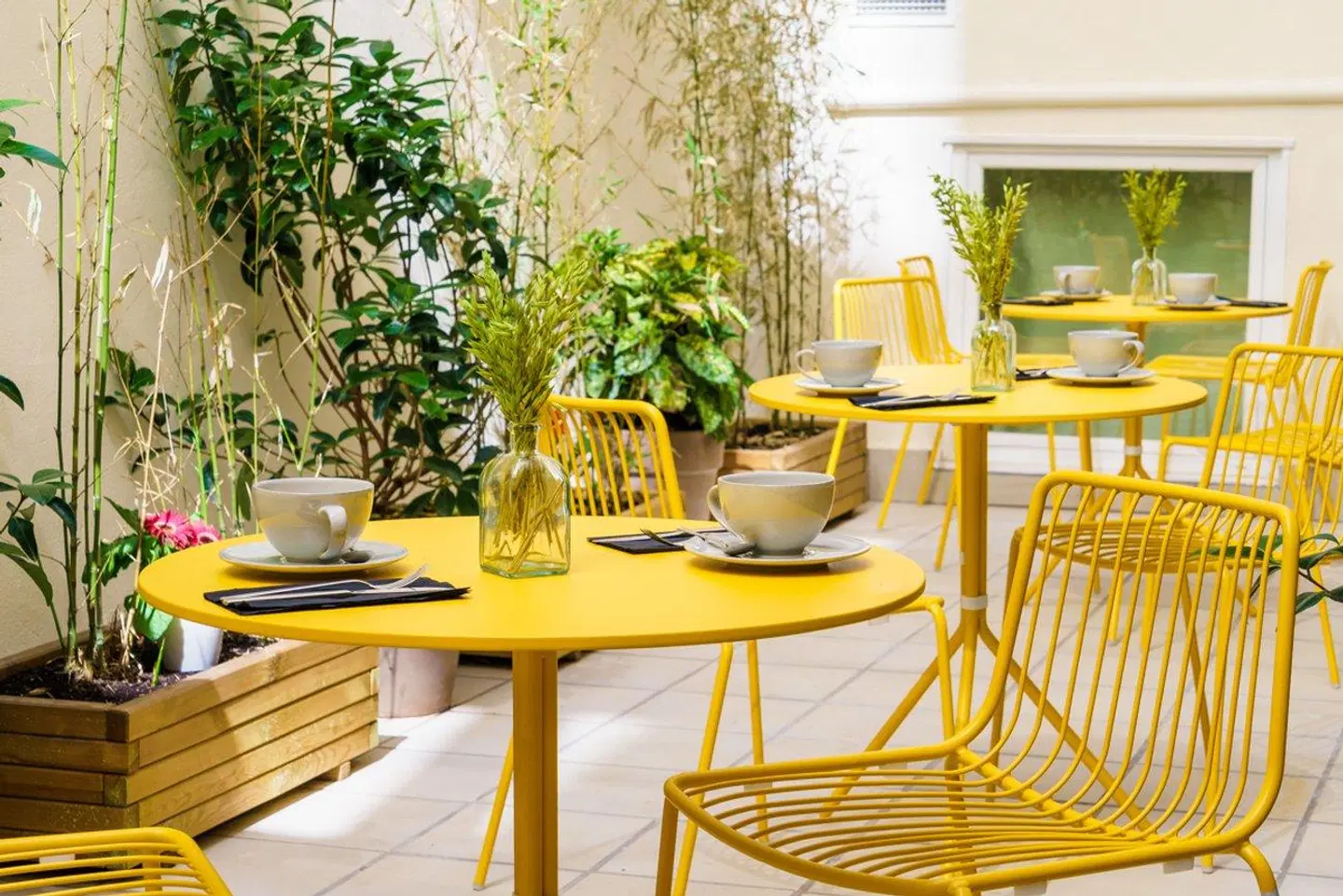 The Walt Madrid (ex Hostal Laris) Terrasse