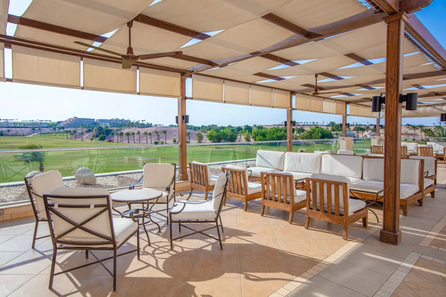 Jaz Neo Saraya Palms Terrasse