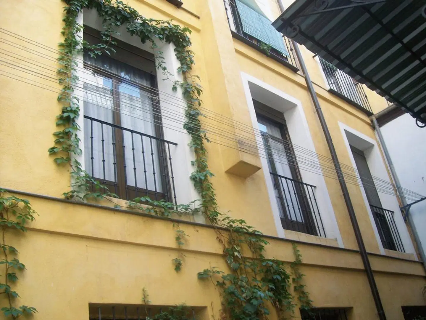 Hostal El Tera EXTERIOR