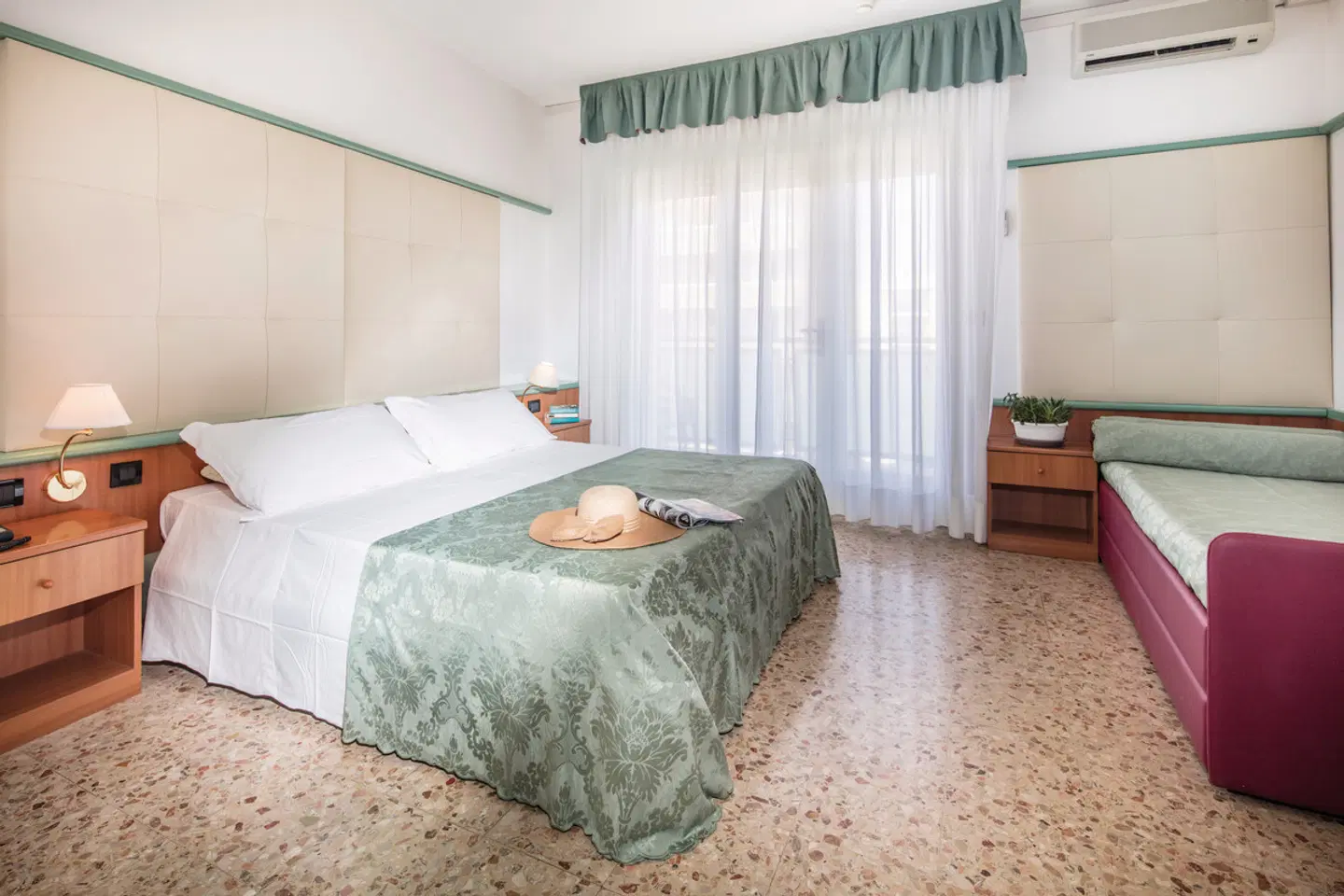 Royal ROOM_EXAMPLE