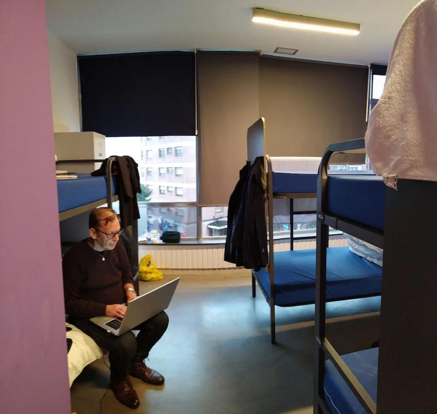 All Iron Hostel ROOM_EXAMPLE