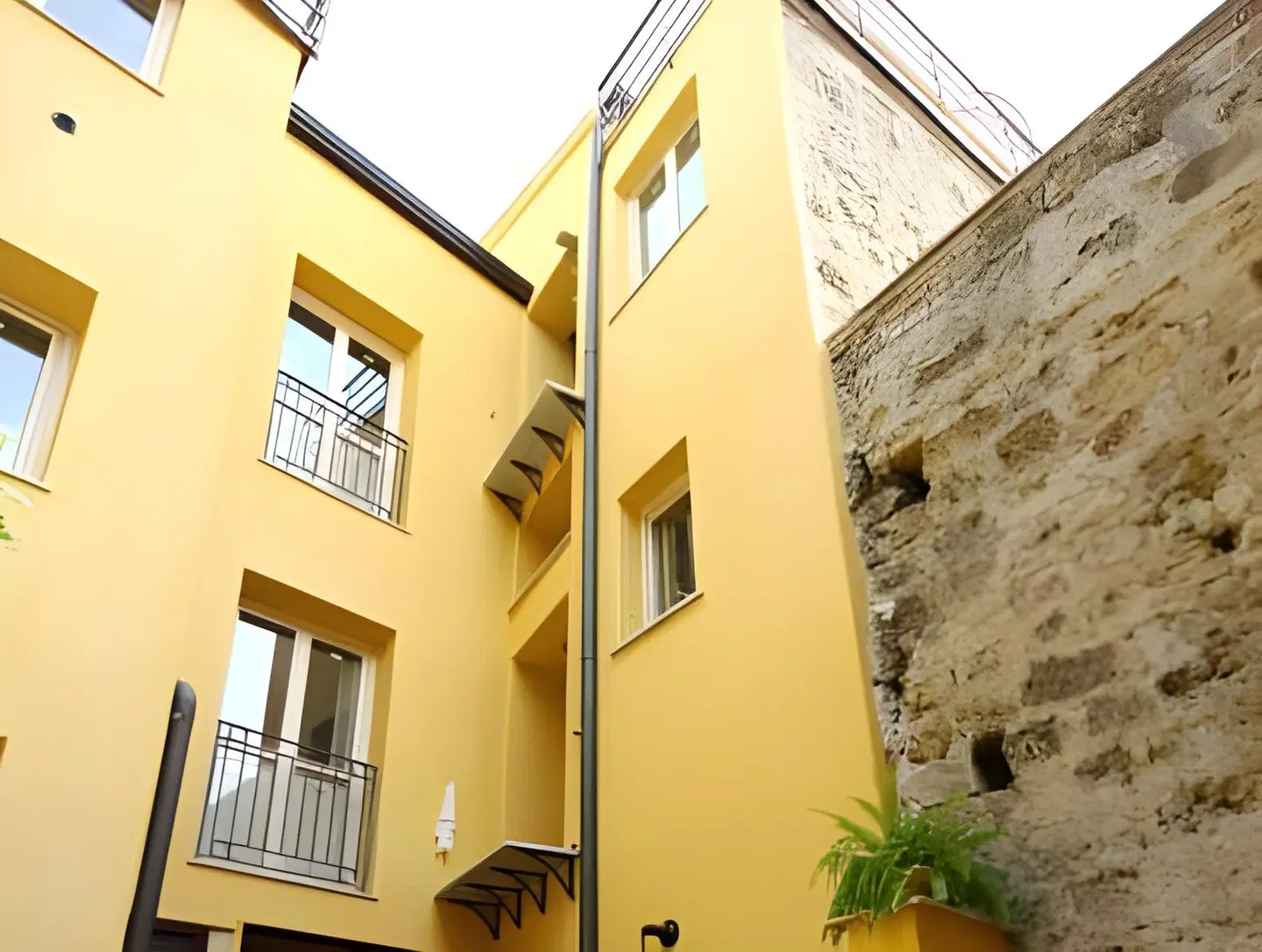 Khalisah EXTERIOR