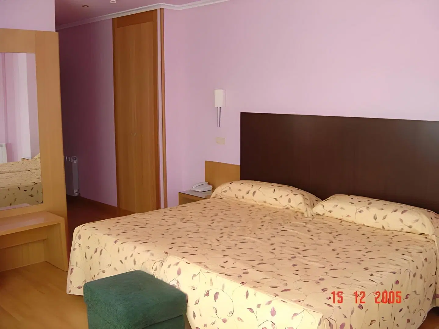 Alisa ROOM_EXAMPLE