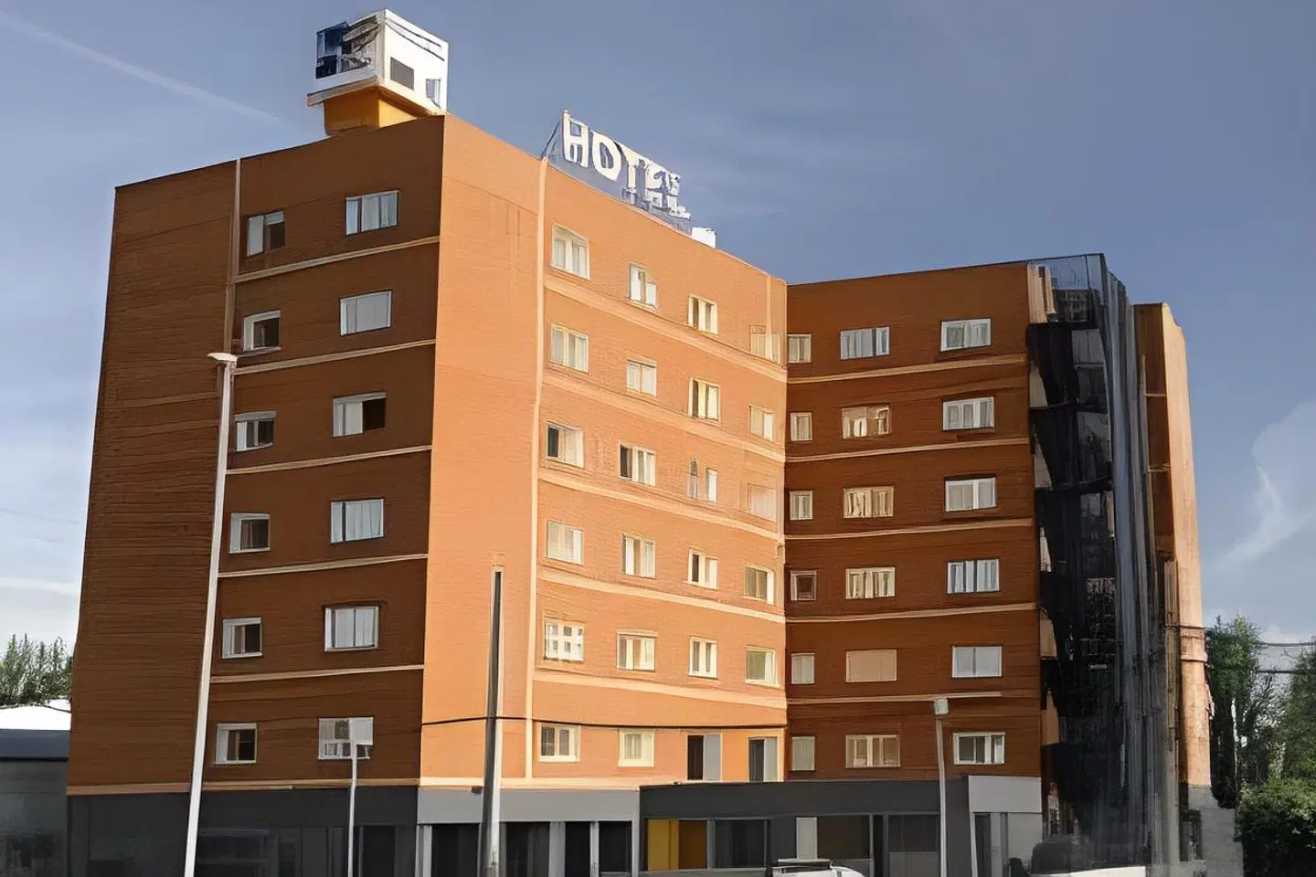H2 Fuenlabrada EXTERIOR