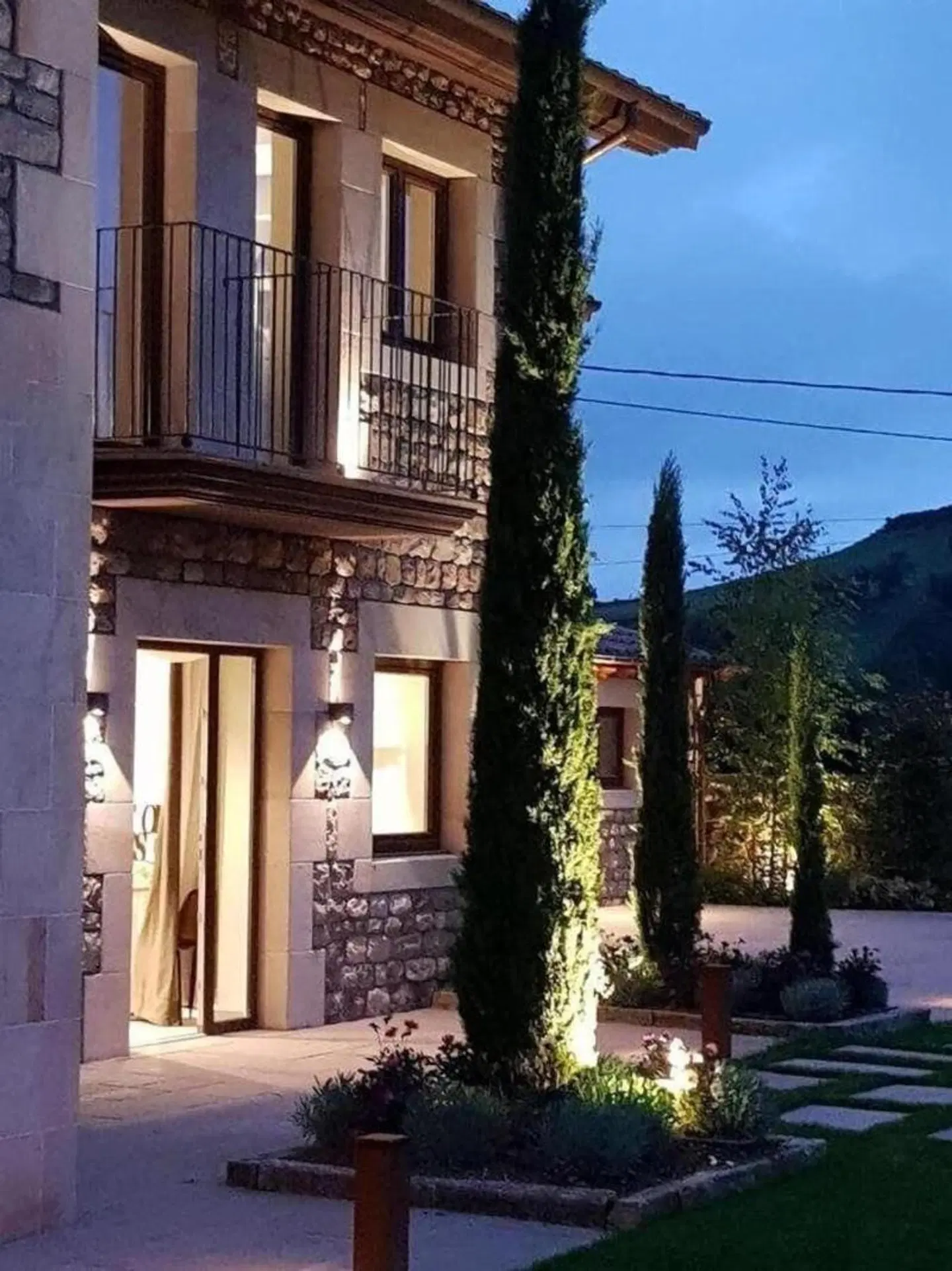 LA FUENTONA DE SANTILLANA EXTERIOR