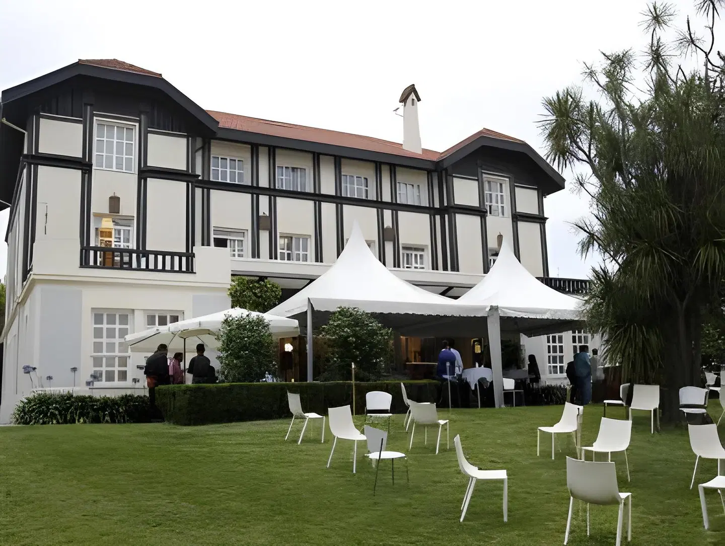 Escuela Las Carolinas EXTERIOR