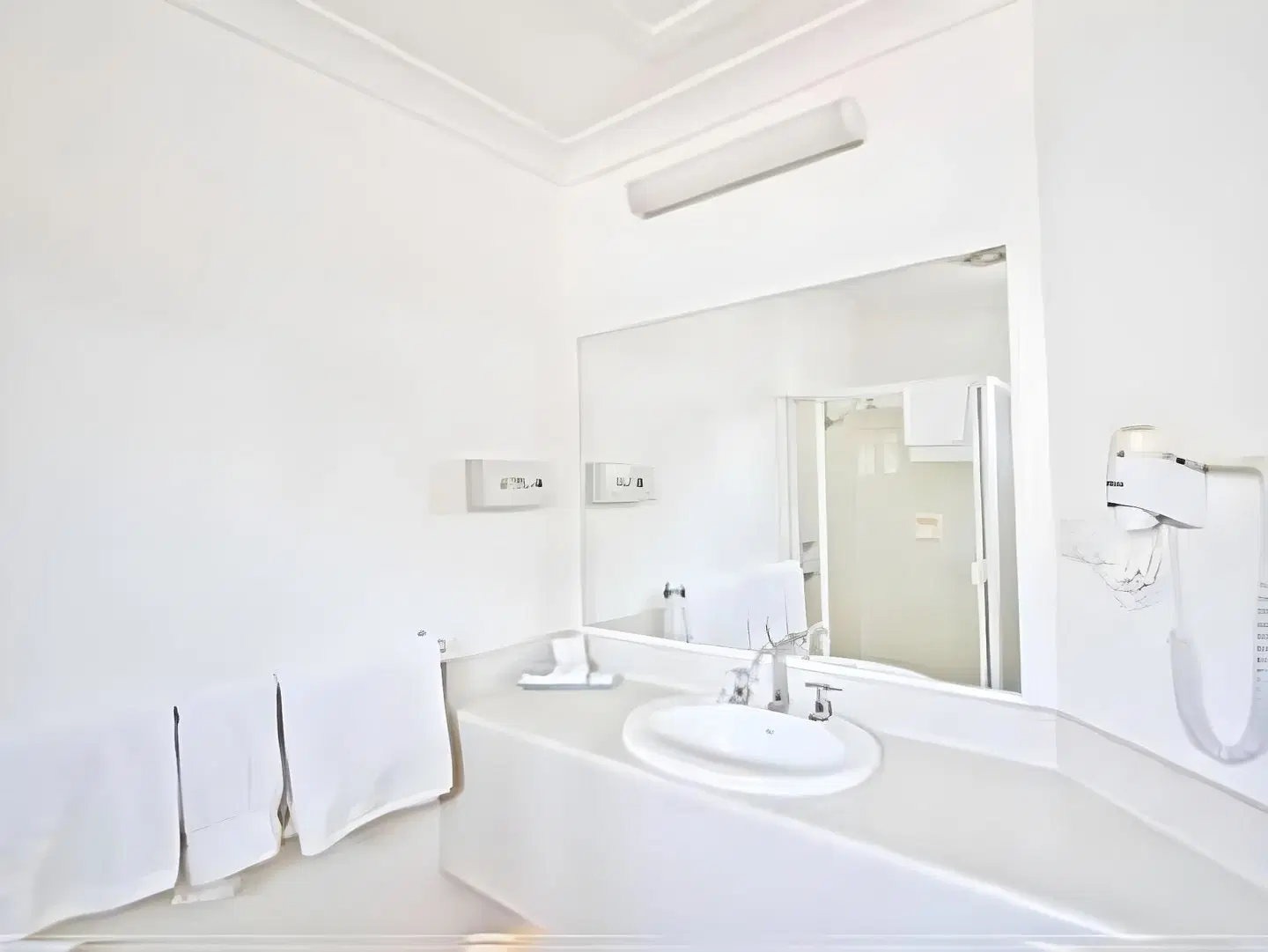 Branxton House Motel BATHROOM