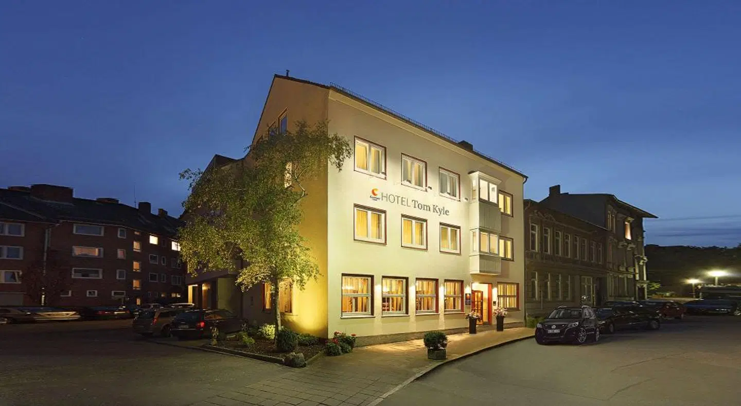 Comfort Hotel tom Kyle EXTERIOR