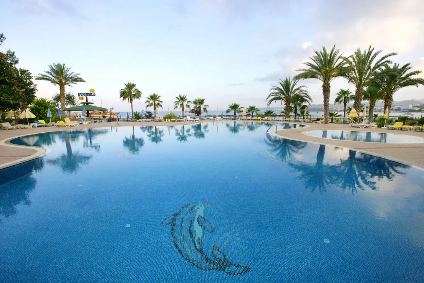 Lonicera Resort & Spa OUTDOOR_POOL