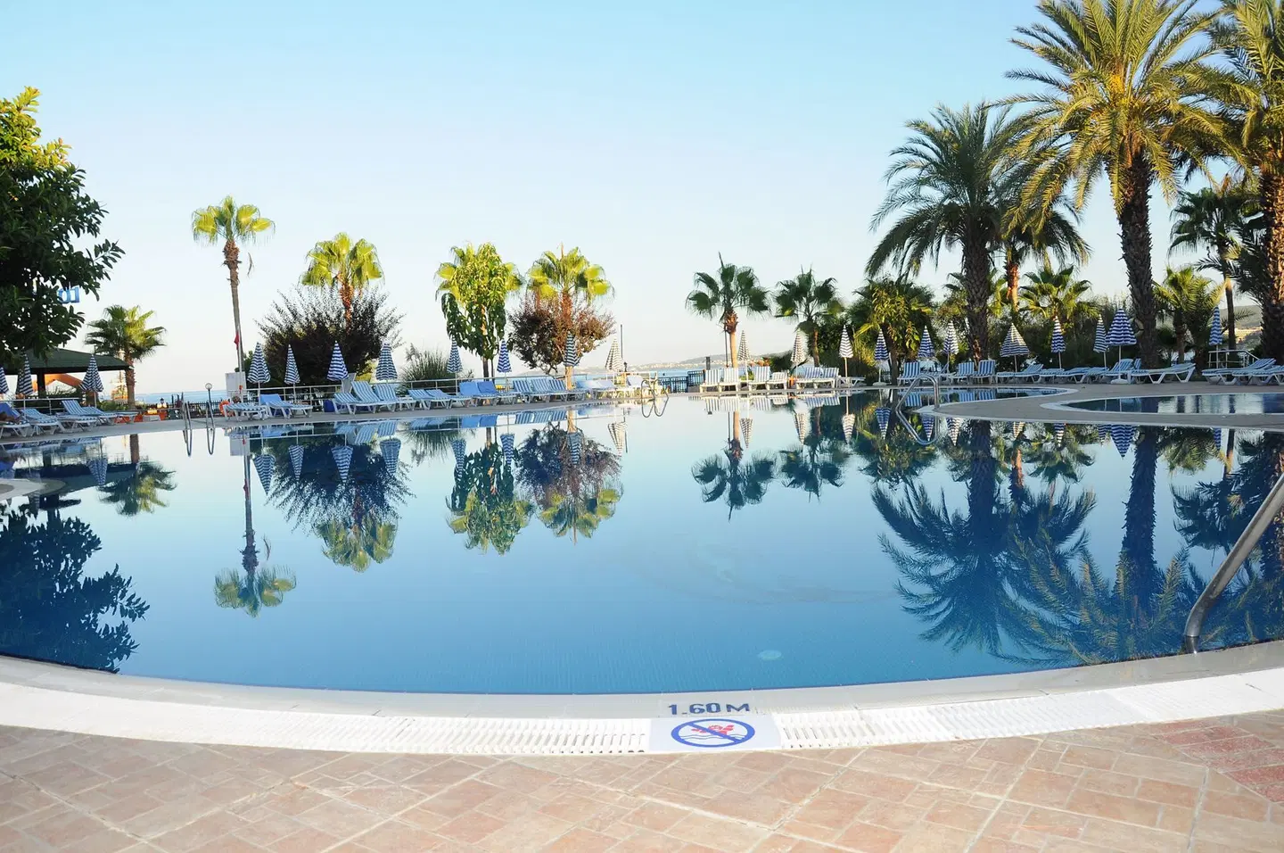 Lonicera Resort & Spa OUTDOOR_POOL