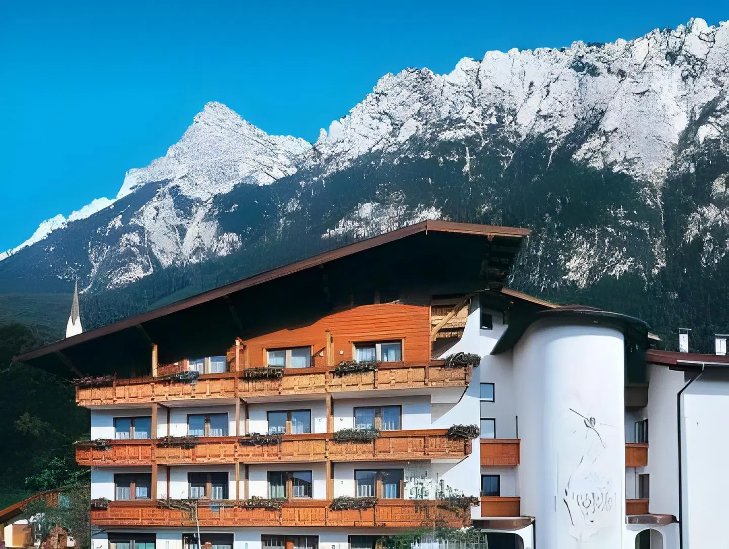 Kaiser Hotel EXTERIOR