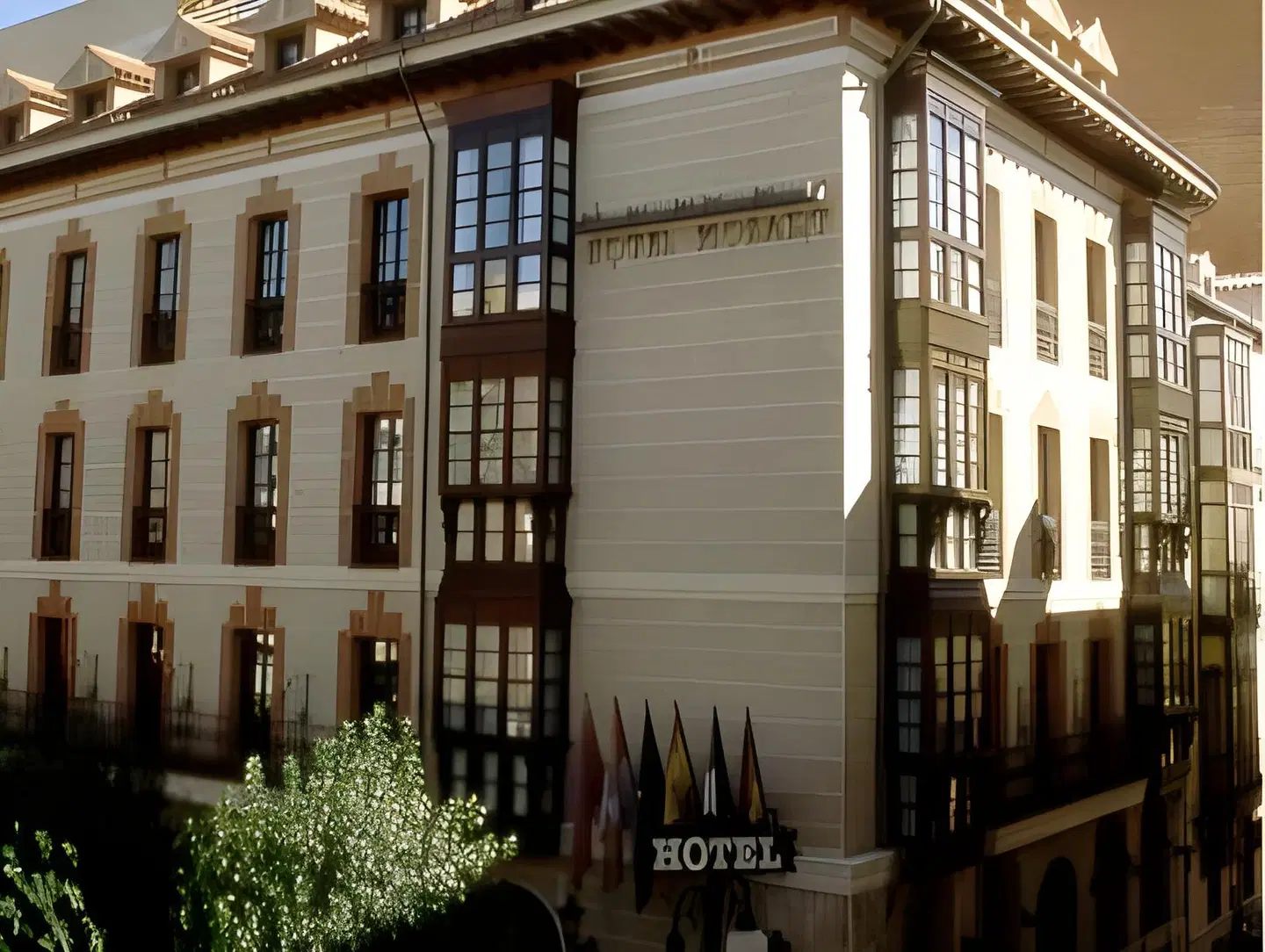 Mozart EXTERIOR