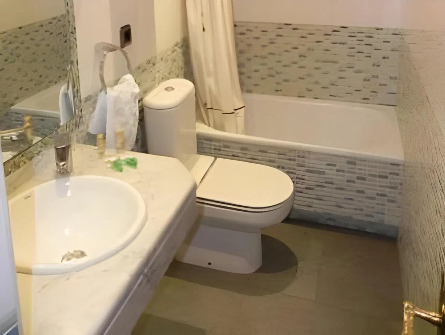 Hostal Ivor Badezimmer