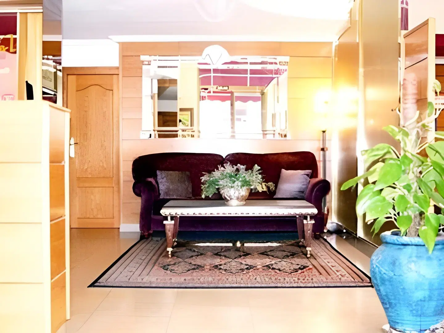 Cardinal LOUNGE_LOBBY